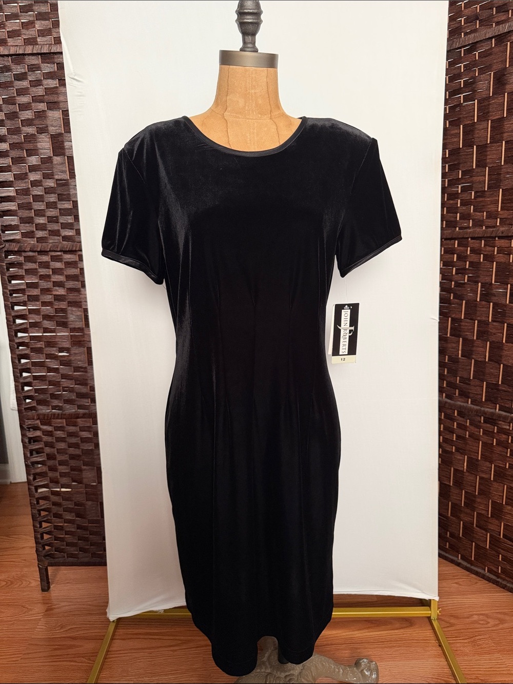 NWT JOHN ROBERTS 12 Classic Black Velvet Short-Sleeve Dress vintage style New
